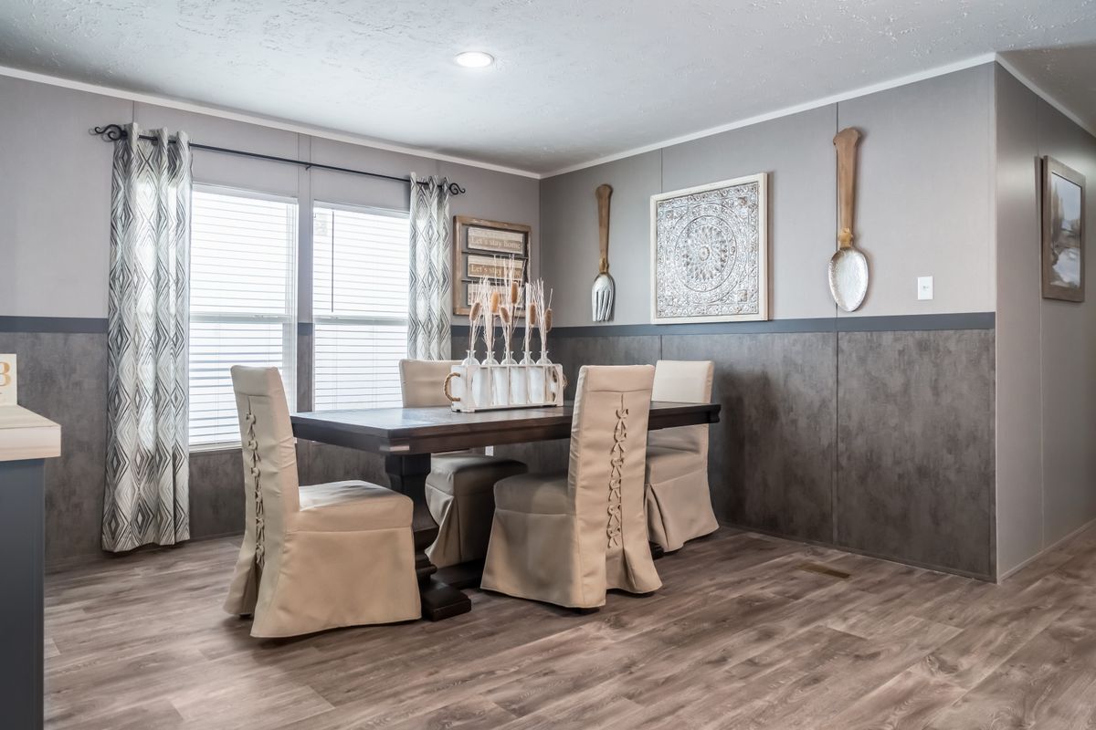 22e2603e-92db-404c-af99-9183473fa2a2 dining room, mobile home