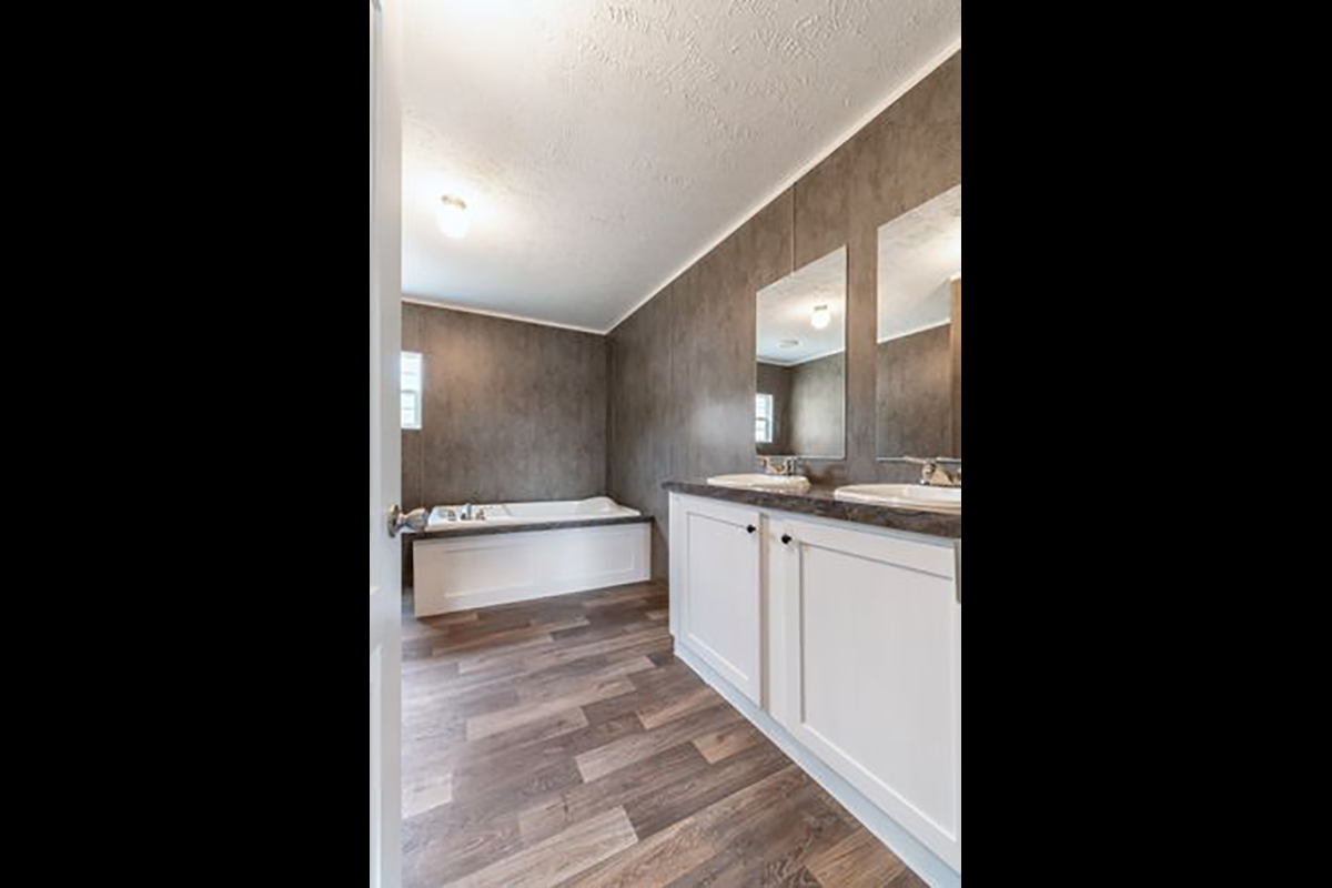 wood floors, bathtub