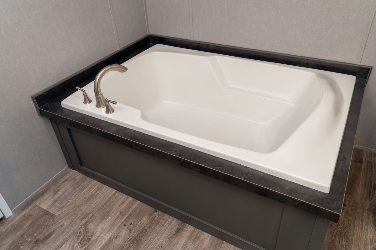 8598f7f7-53a5-4f37-aa74-8eccb36f809a bathtub, bathroom