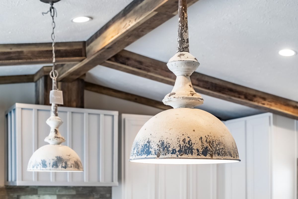 86be7874-06ae-4fd3-8ab0-6d985bf1559d pendant lights, kitchen