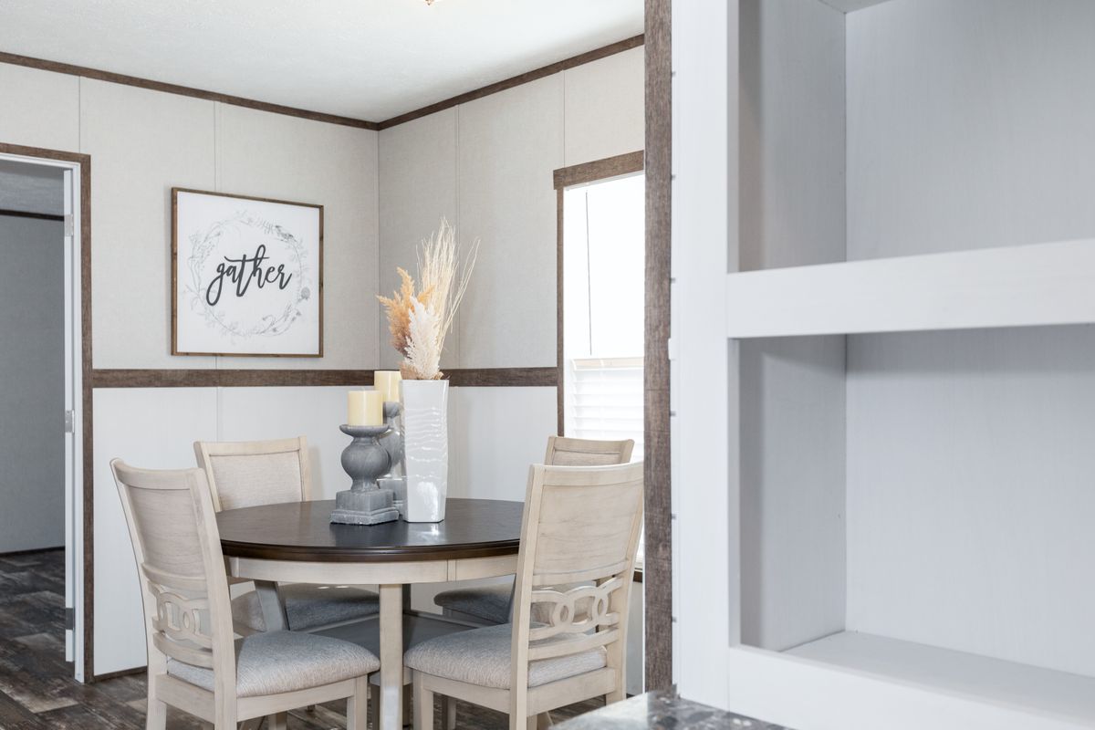 mobile home, dining room