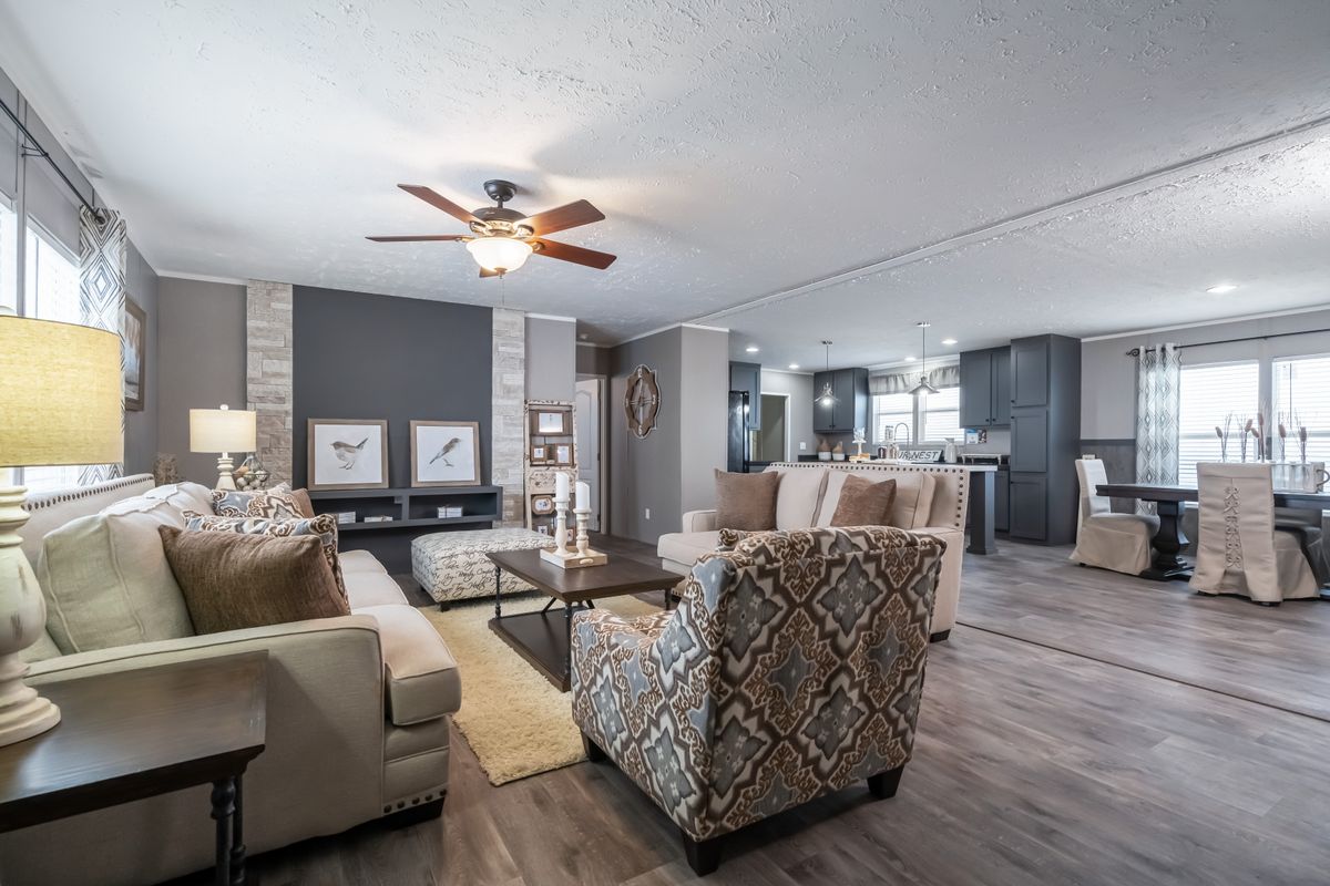 8bb1124c-cf6c-4d27-8bb0-81dfad869470 living room, mobile home