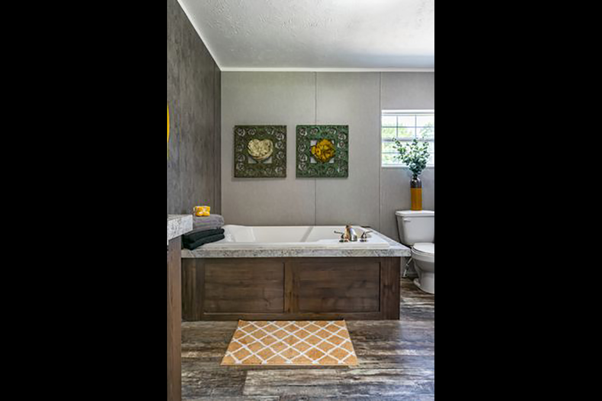 915e776a-bb93-4ddf-ab33-0eb1c266274b (1) bathroom, toilet