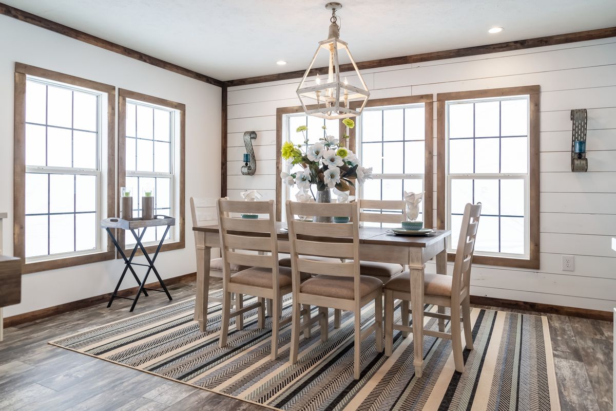 a2d93078-a47e-4fee-a7c8-5592a33fbdbf dining room, hardwood floors
