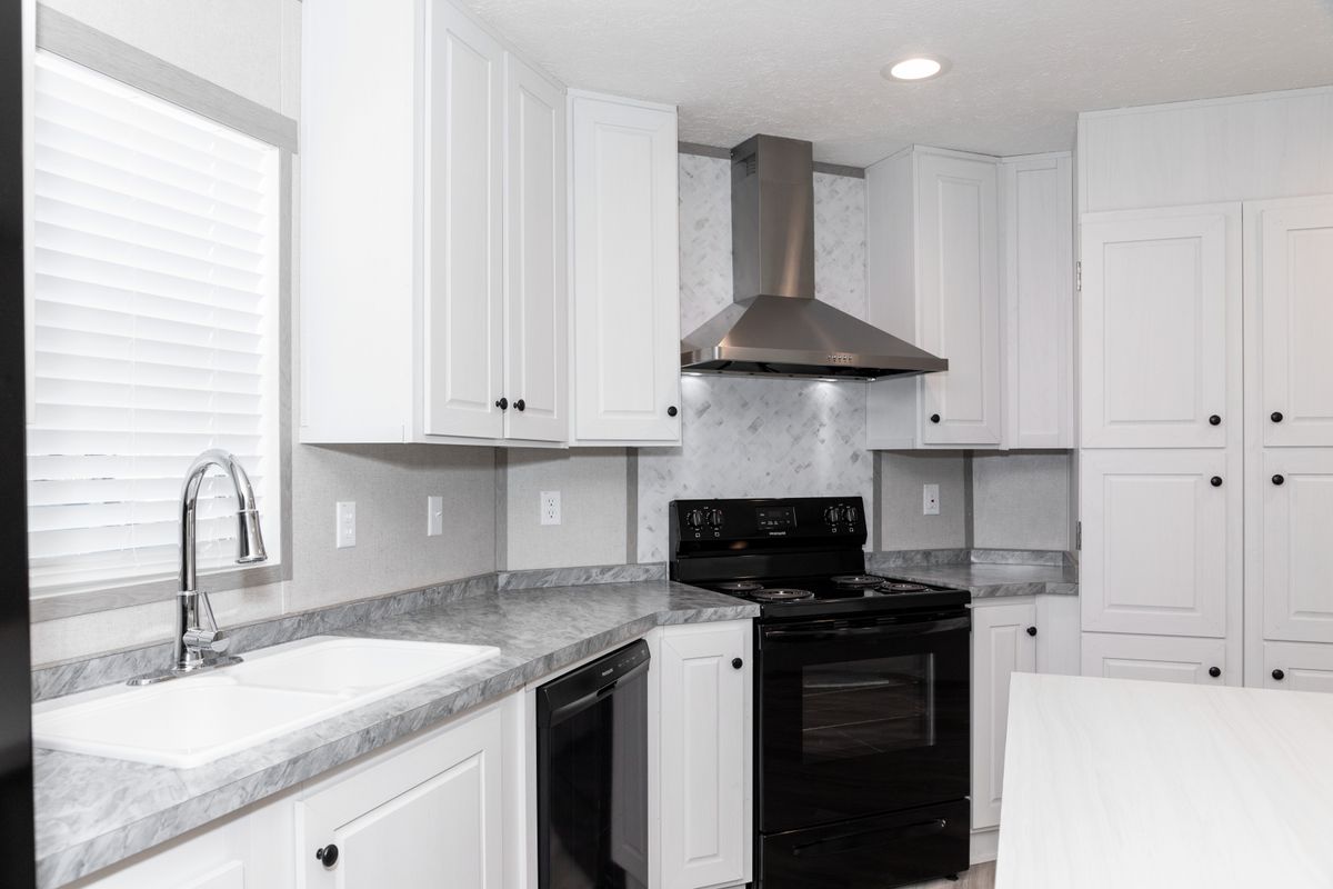 ea0a57c9-4978-43cc-bcbb-5875ea1a3ab5 kitchen, white cabinets