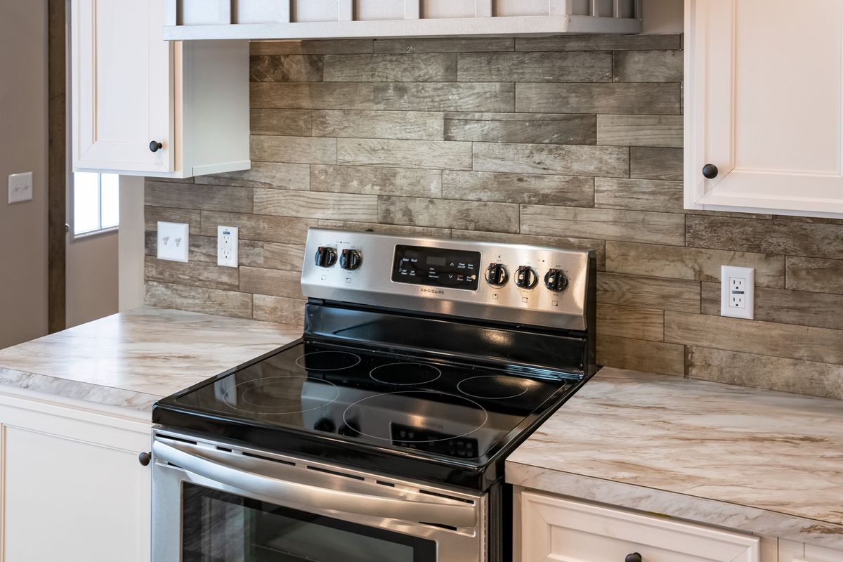 eb00eee2-0aad-4dc3-8522-c7eaebb917f8 kitchen, stove